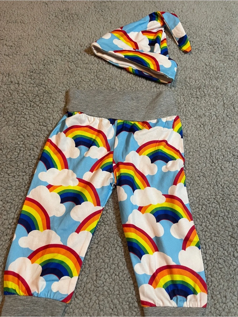 Baby 2 Pc Rainbow Cloud Outfit Set Size 80 12-18M Blue Pants & Matching Hat